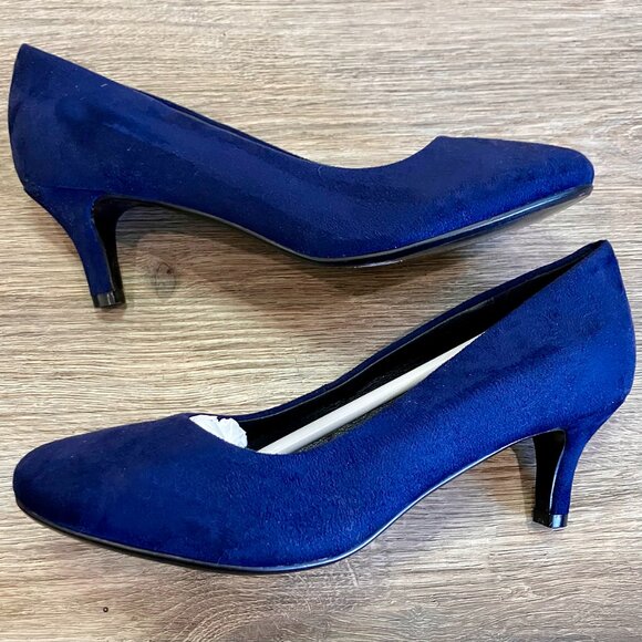 NEW! IDIFU Blue Suede Pumps - Picture 4 of 5